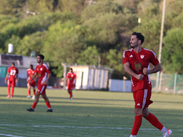 רוצים לעלות לליגה הלאומית. שחקני מ.ס טירה (דאפר מחאמיד)